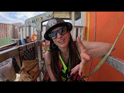 Leila Parnian Paints Tallest Mural in the United States by a Female Artist